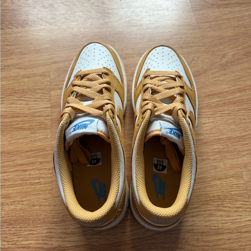Nike Boys Dunks - Picture 6 of 9